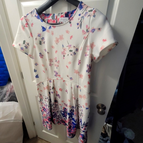 Elle Floral Dress NWT Size XL - Picture 1 of 2
